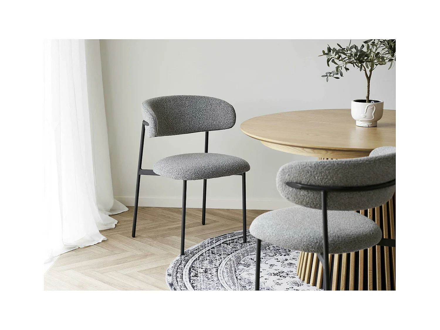 Chaise gris clair en bouclette avec dossier arrondi (lot de 2) MONTREUX