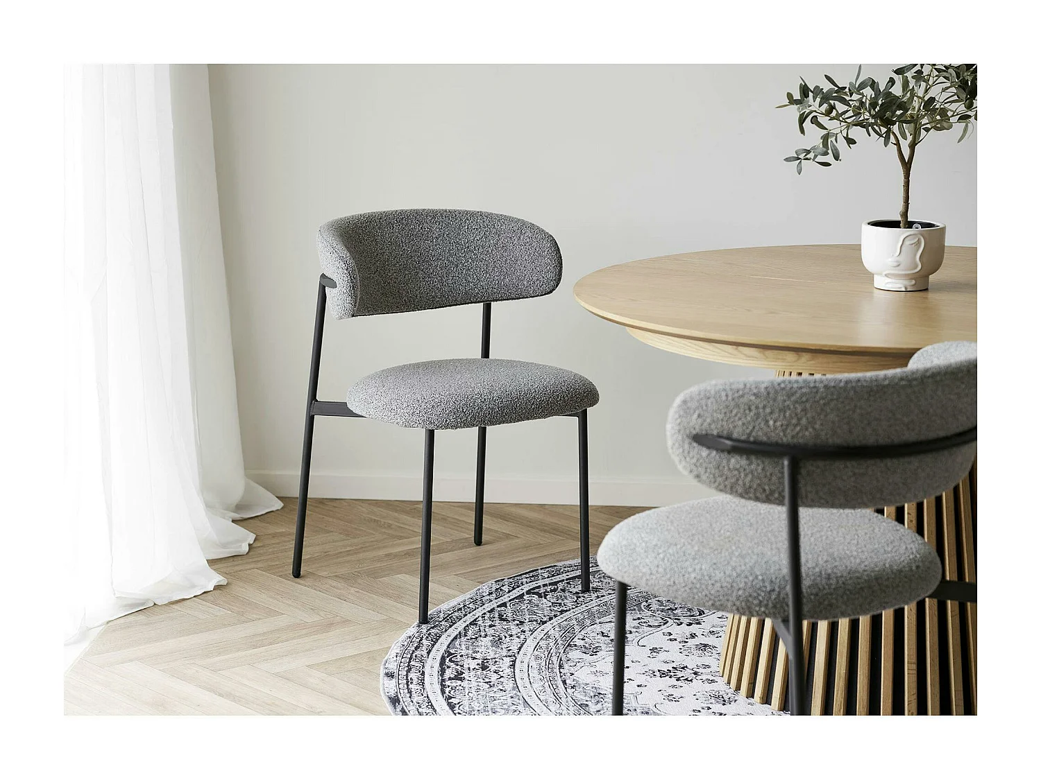 Chaise gris clair en bouclette avec dossier arrondi (lot de 2) MONTREUX