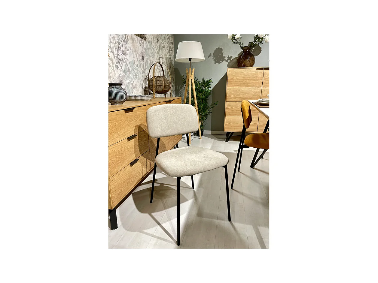 Lot de 2 chaises tissu beige nougat et pieds métal noir – DELILAH
