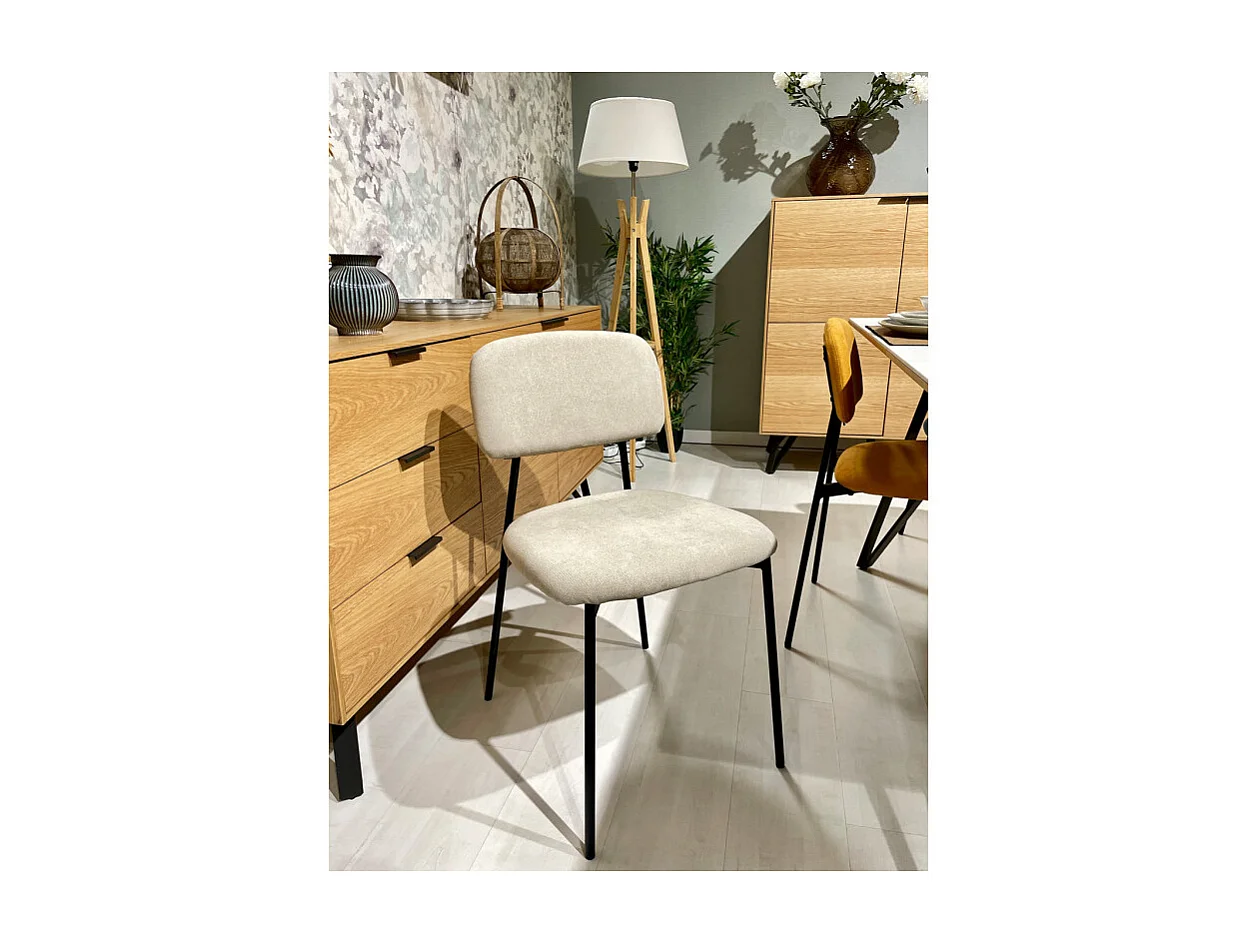 Lot de 2 chaises tissu beige nougat et pieds métal noir – DELILAH