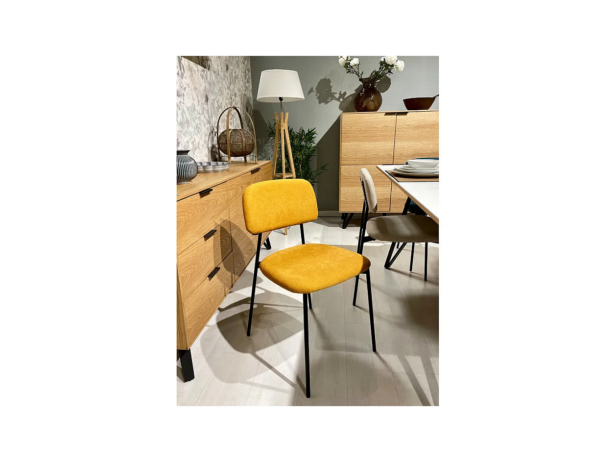 Lot de 4 chaises tissu jaune moutarde et pieds métal noir – DELILAH