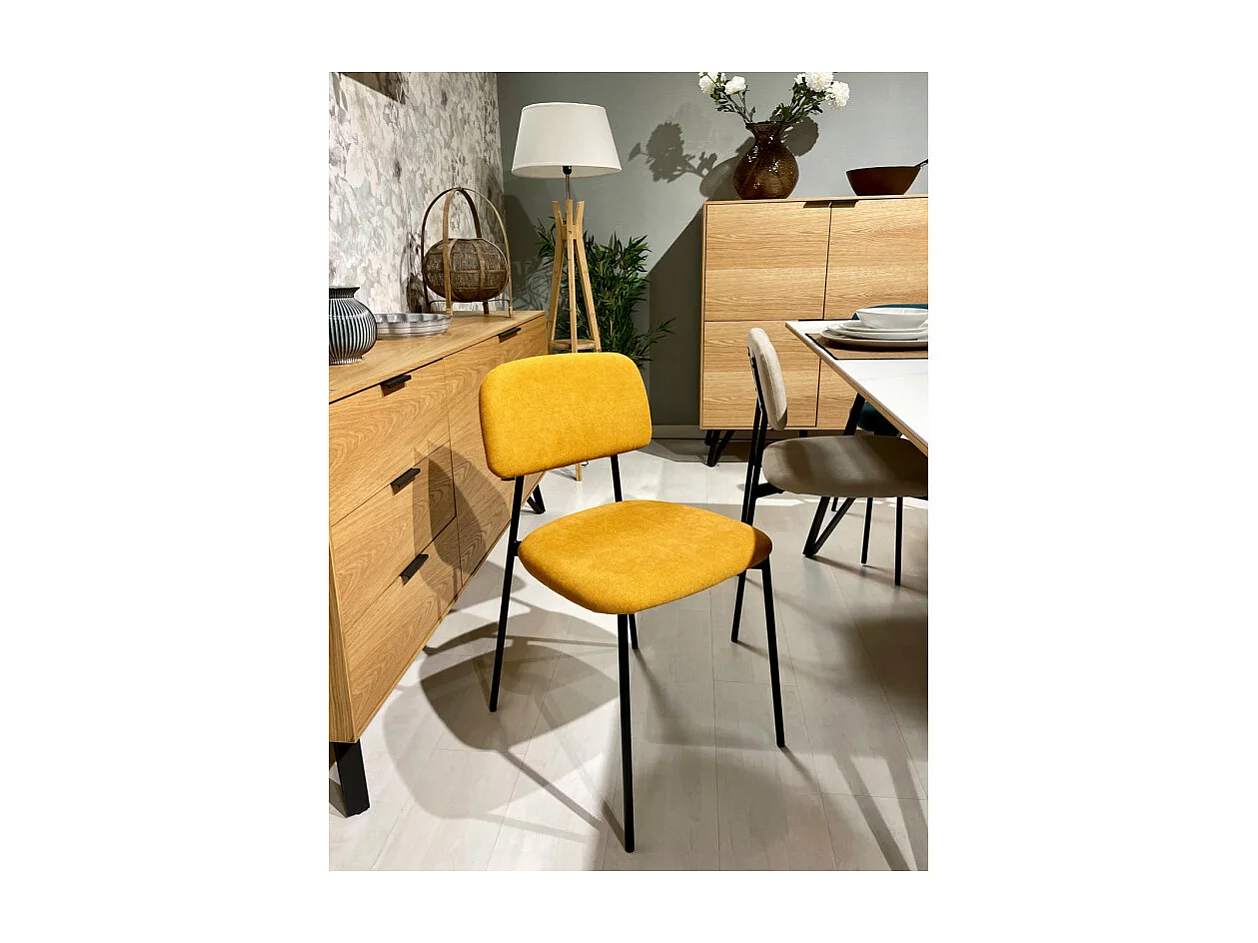 Lot de 4 chaises tissu jaune moutarde et pieds métal noir – DELILAH