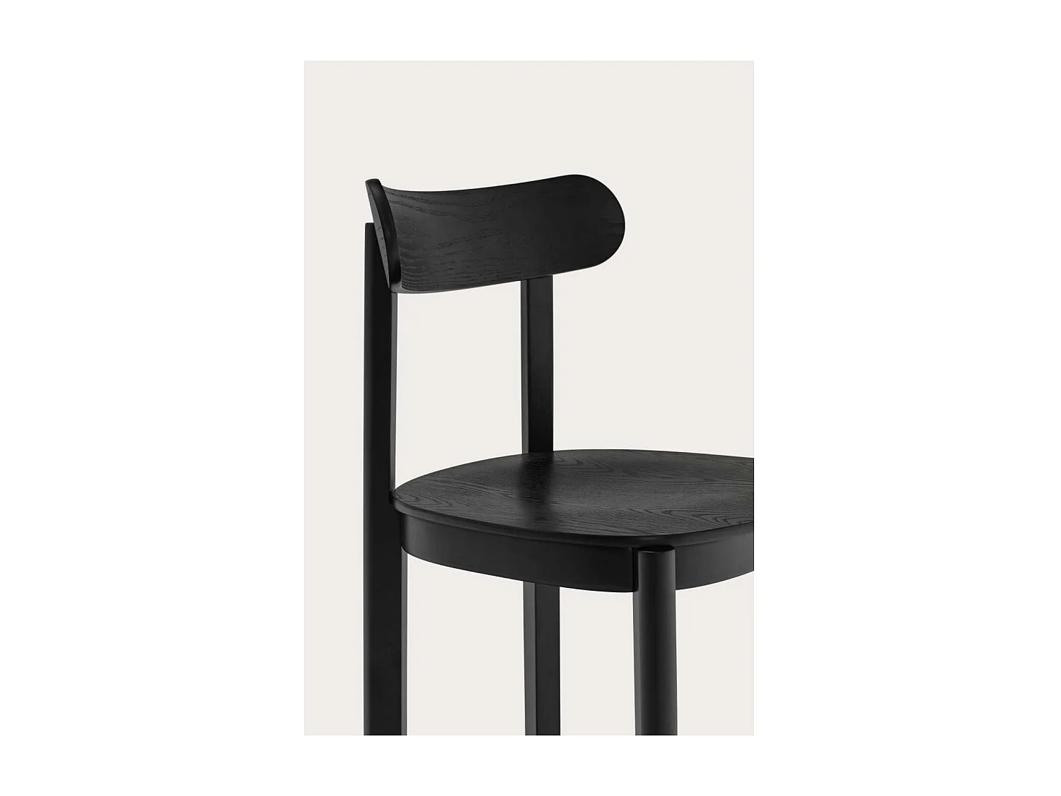 Pack de 2 sillas modelo Nara acabado negro, 44cm(ancho) 76cm(alto) 45.5cm (fondo)