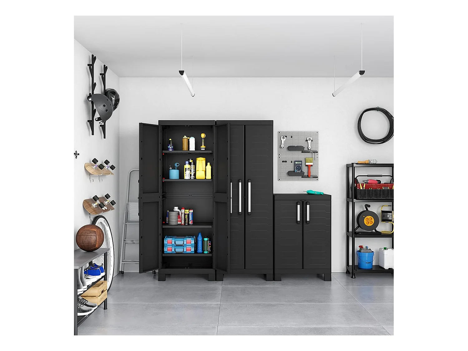 Meuble de jardin bas en résine "Cindy" avec étagères intérieures et pieds surélevés cm 65x45 97h