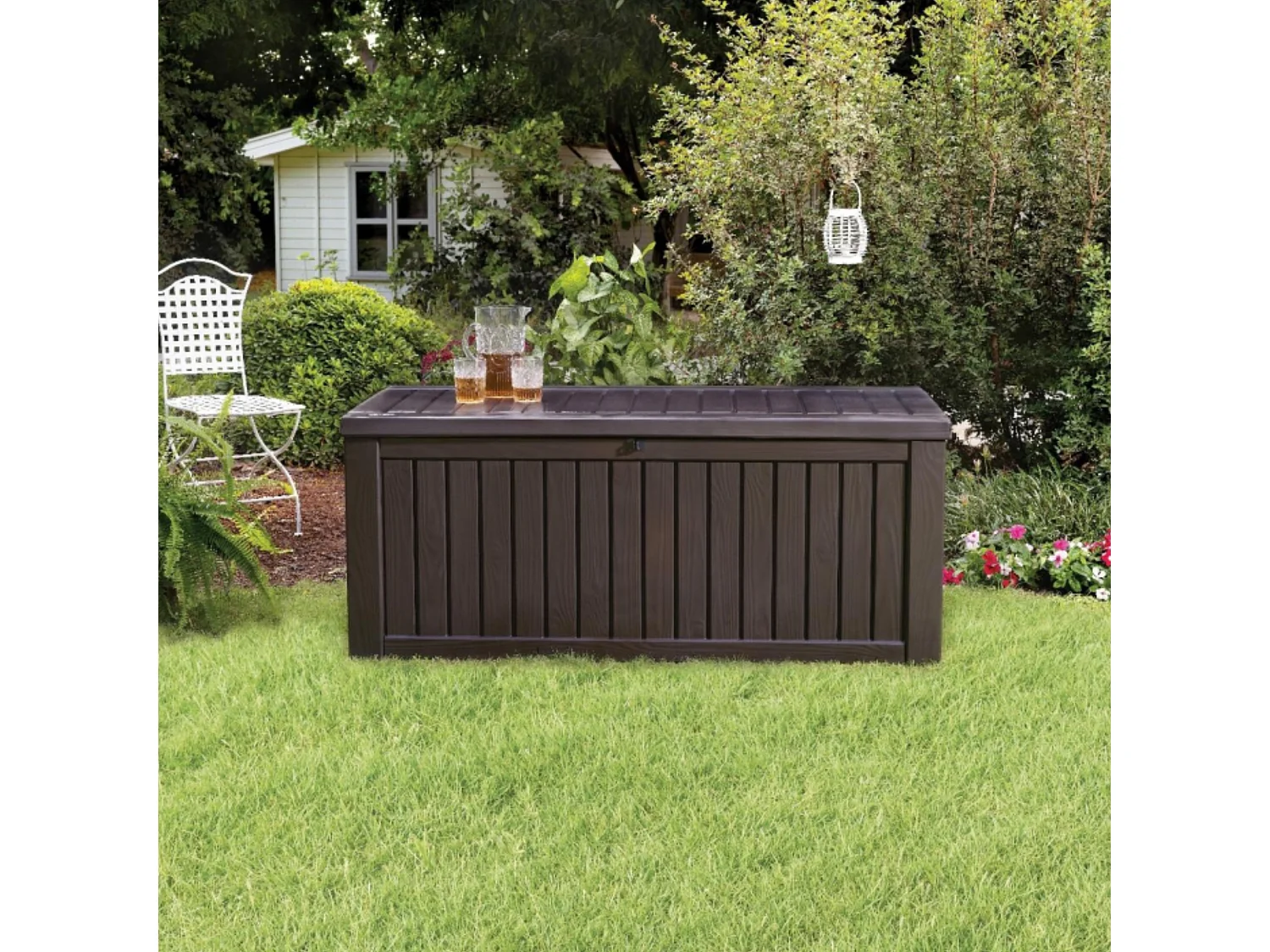 Baúl de exterior "Rock" de resina con efecto madera, amplio, 155 x 72,4 cm, 64,4 cm de alto.