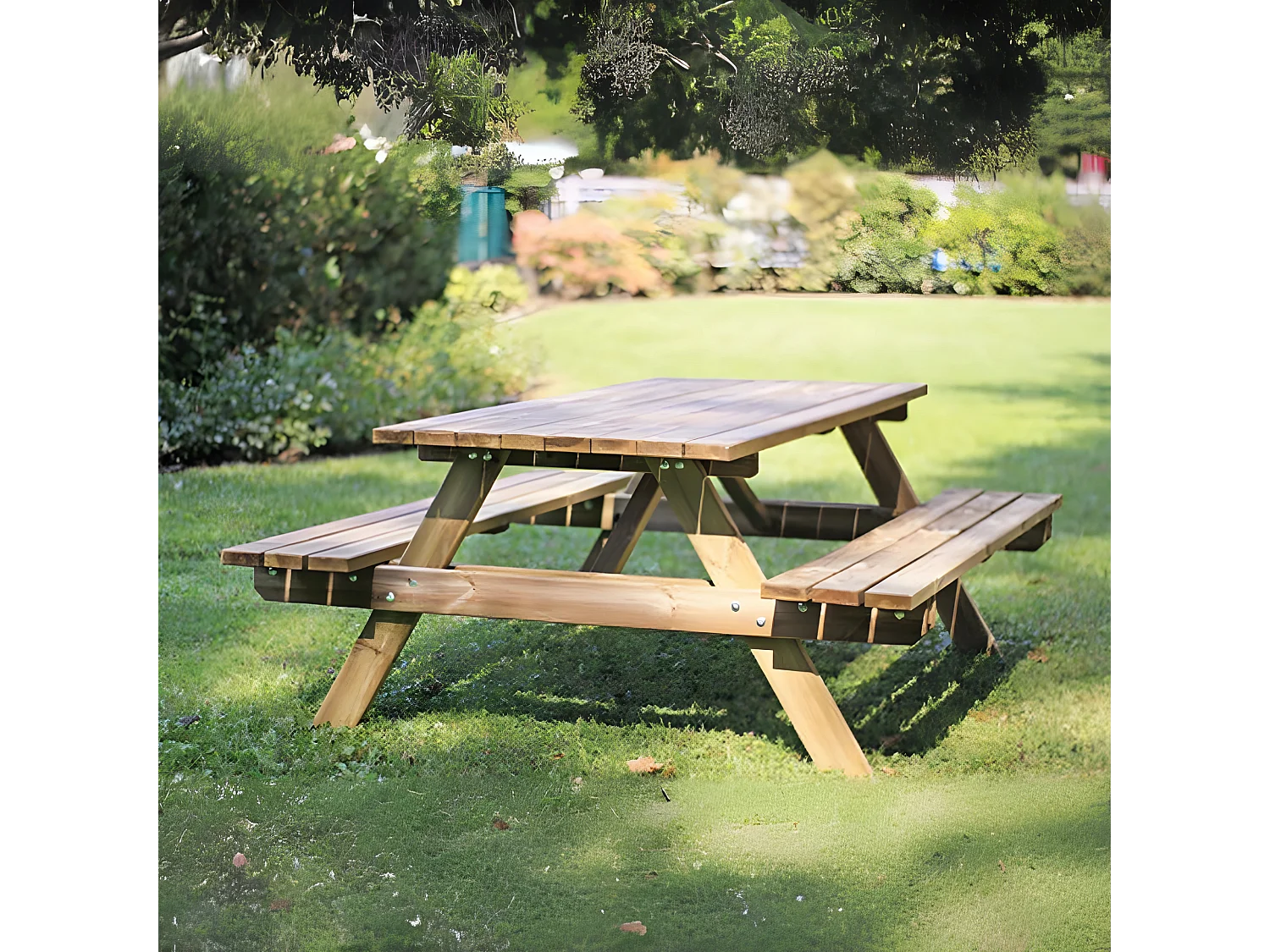 Mesa de exterior "Easy" de madera de pino tratada en autoclave, 178 x 154 cm, 72 h.