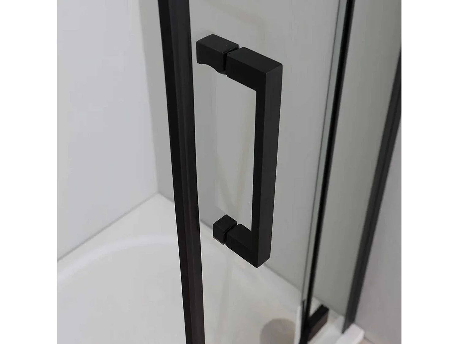 Halbrunde Eckduschkabine "Lions Two" aus mattschwarzem Glas ohne cm 80x80 190h Profile