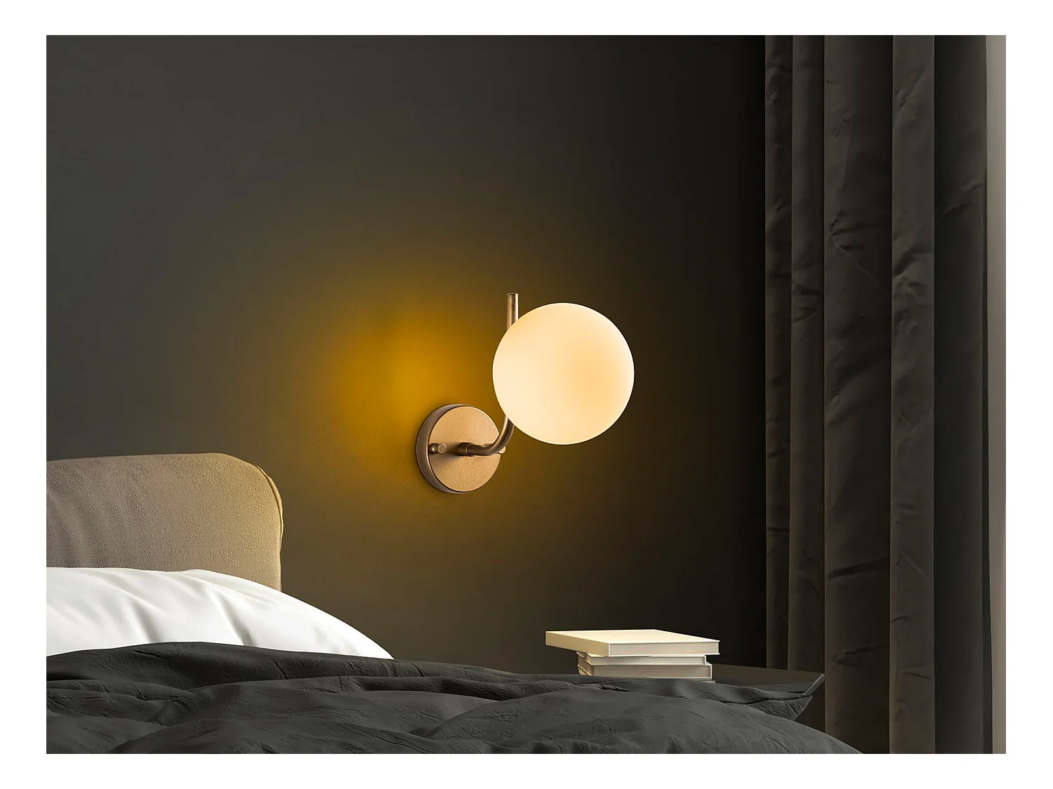 Aplique de pared en metal dorado con globo - L. 29 x D. 15 cm - ORBEA