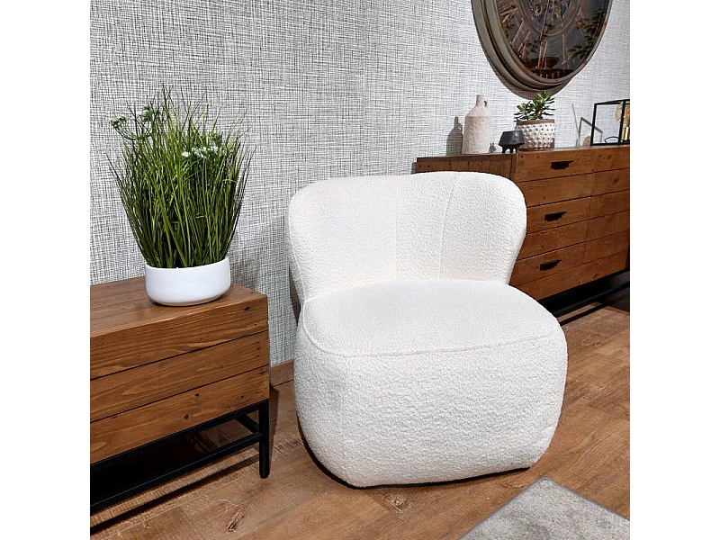 Fauteuil bas rond en tissu bouclette blanc et dossier arrondi - MALLOW