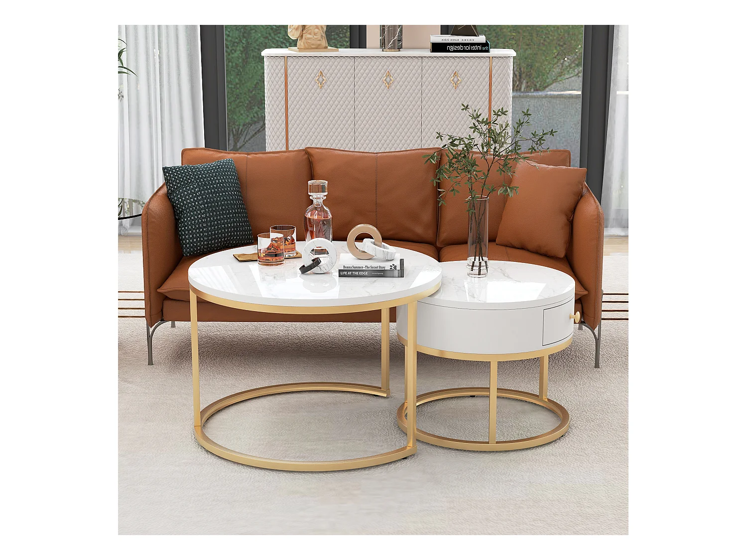Set van 2 ronde, in elkaar passende salontafels in wit marmerfineer met lade, goudkleurig metalen frame