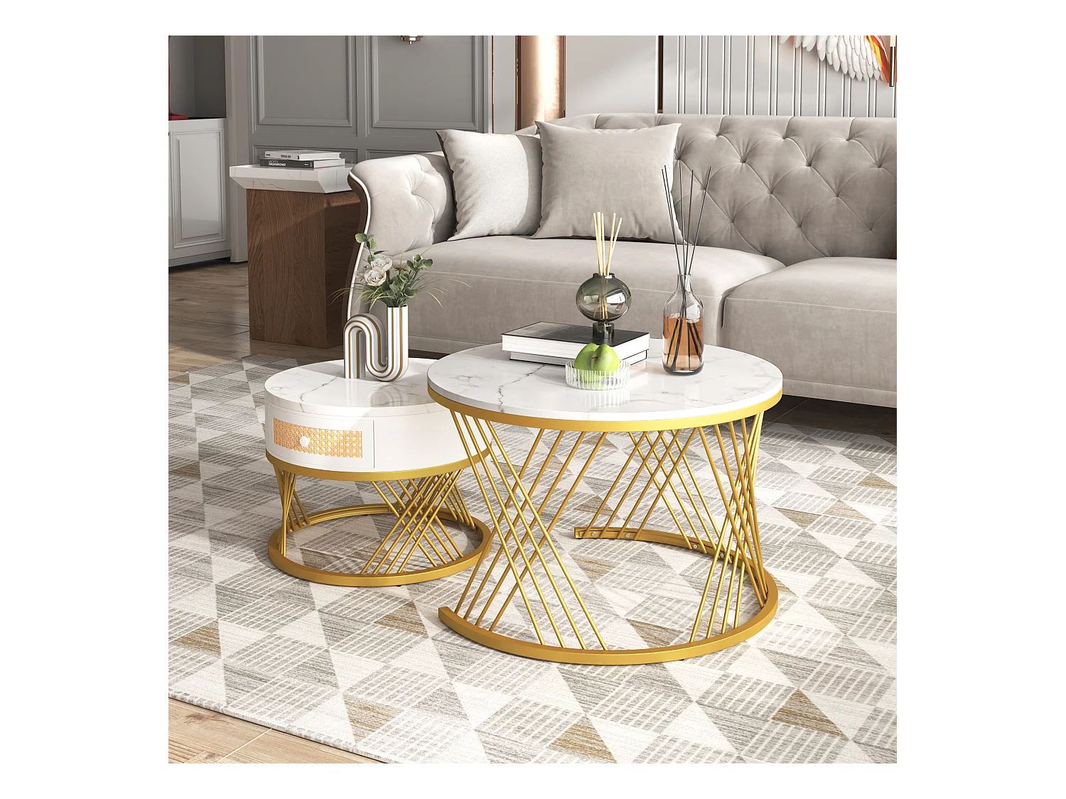 Lot de 2 tables basses gigognes rondes placage marbre blanc avec tiroir et tablette inférieure, cadre en métal doré