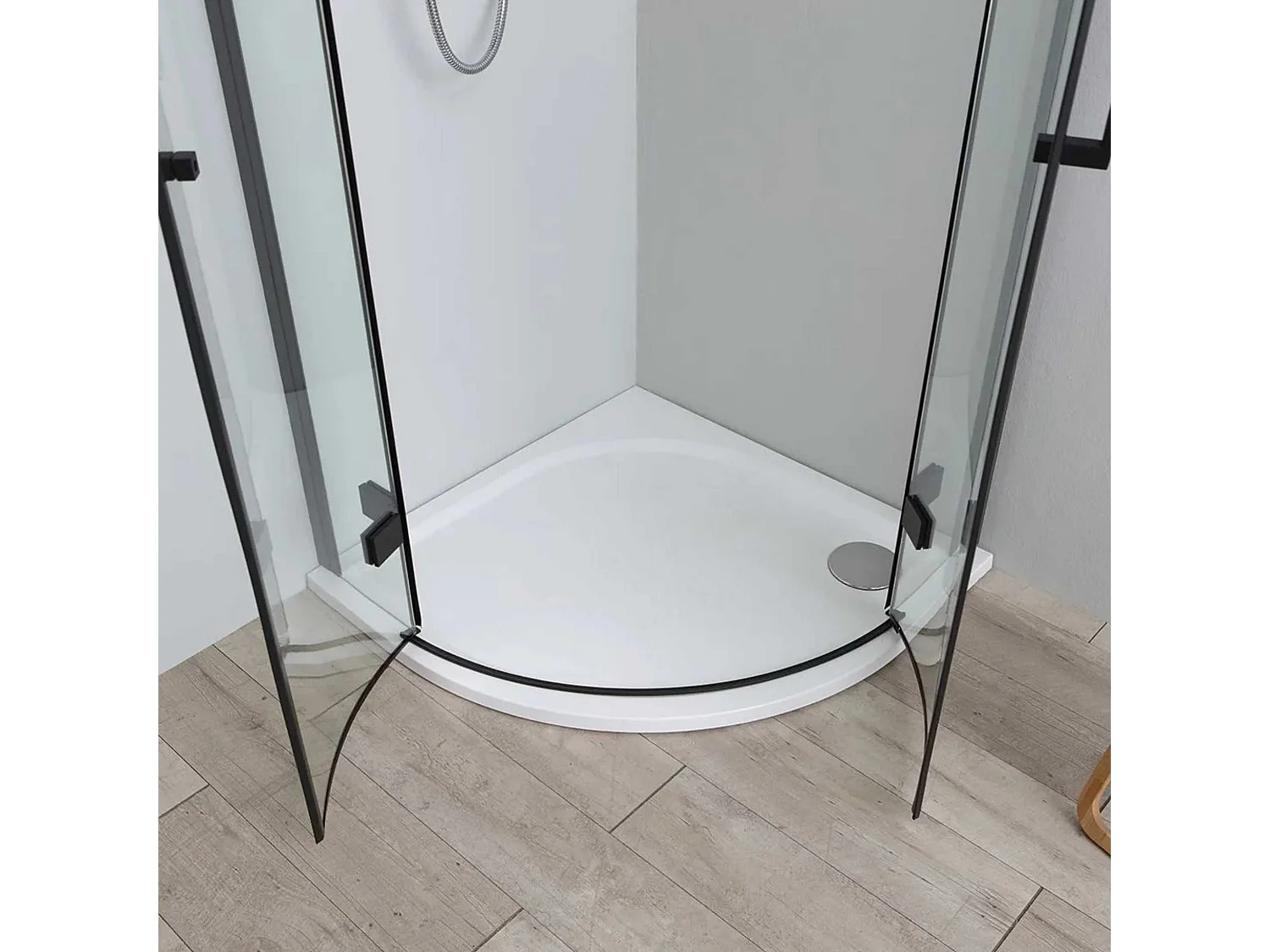 Halbrunde Eckduschkabine "Lions Two" aus mattschwarzem Glas ohne Profile cm90x90 190h