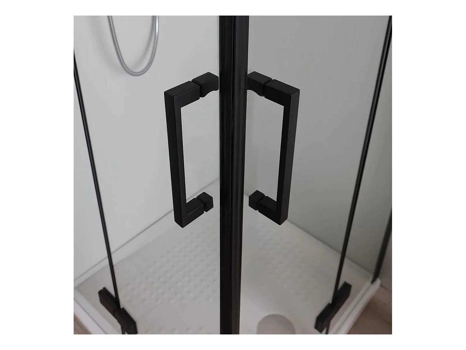 Box doccia bagno nero moderno "Lions" senza profili con 2 battenti magnetici in cristallo 70x70 190h