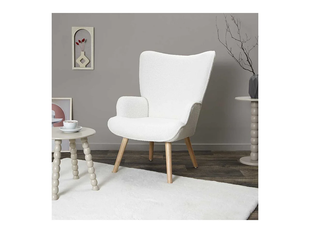 Fauteuil de salon en tissu bouclette blanc pieds en bois d'hévéa - REGINA