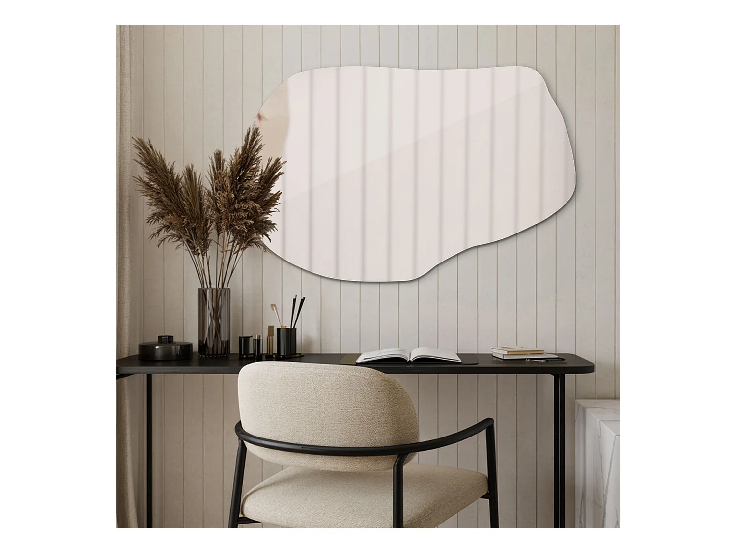 Organischer Spiegel Tulup, Maße 80 cm x 52 cm, Einzigartige Form, verleiht Ihrem Wohnzimmer oder Kleiderschrank Charakter.