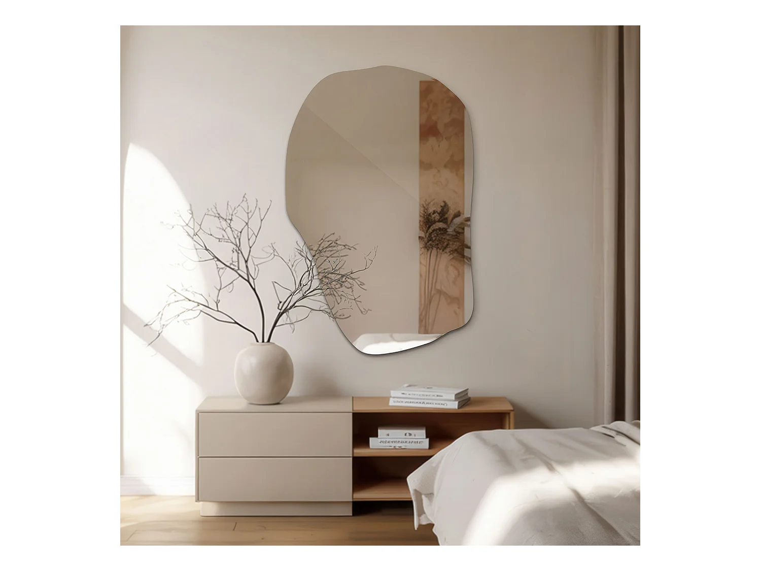 Asymmetrischer Spiegel Tulup, Maße 90 cm x 58,5 cm, Elegante Dekoration für ein Schlafzimmer oder trendiges Badezimmer.