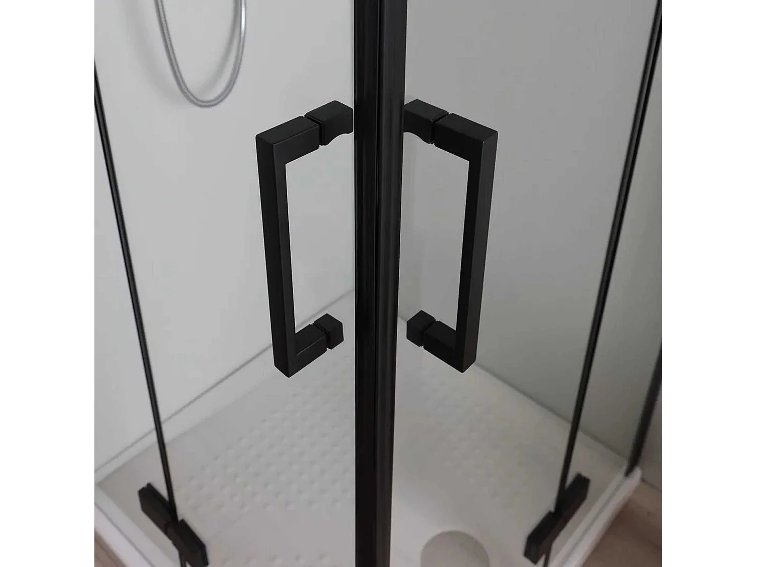 Moderne schwarze Badezimmer-Duschkabine "Löwen" ohne Profile mit 2 magnetischen Glastüren 90x70 190h