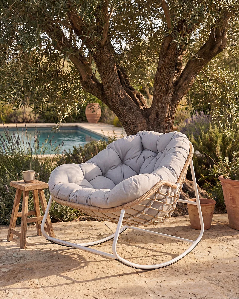 Fauteuil de jardin à bascule en acier - Naturel clair et coussin gris clair - ZAMY de MYLIA