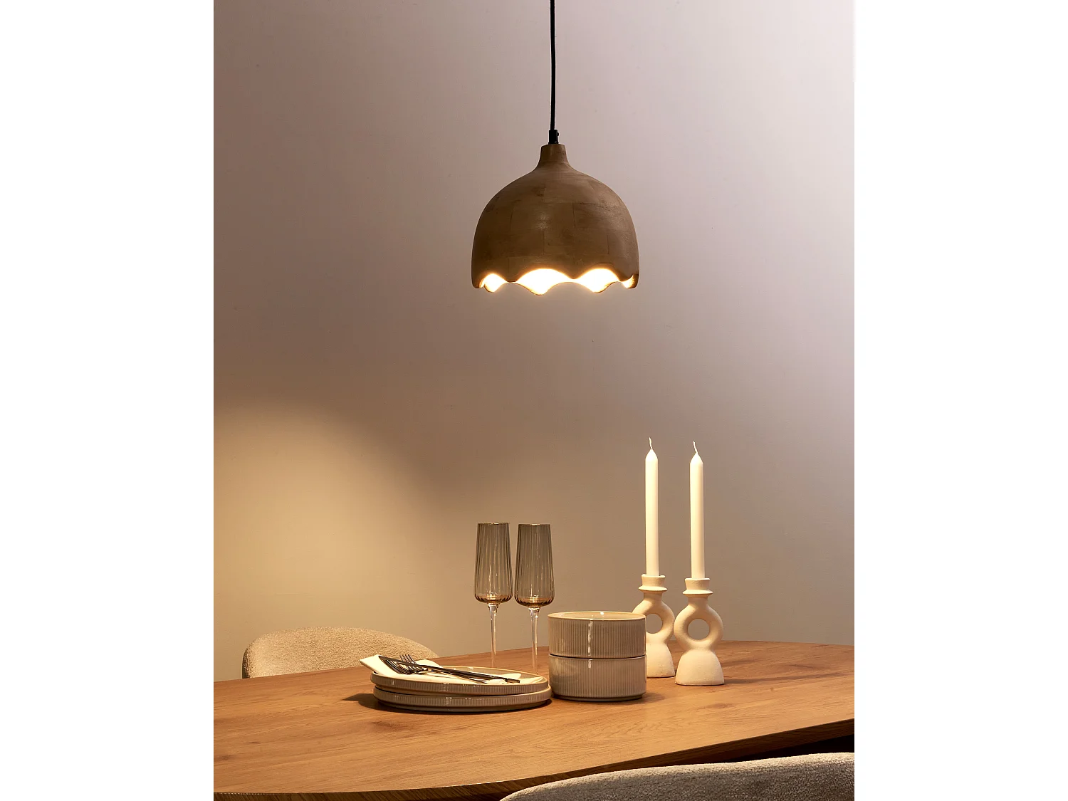 Hängelampe Mangoholz hell braun rundes Design modern Boho Stil Gomati