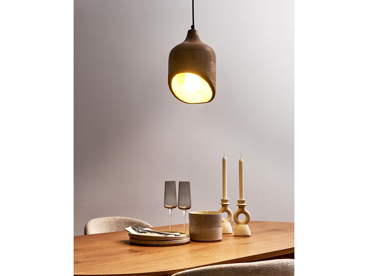 Hängelampe Mangoholz hell braun rundes Design modern Boho Stil Gomati