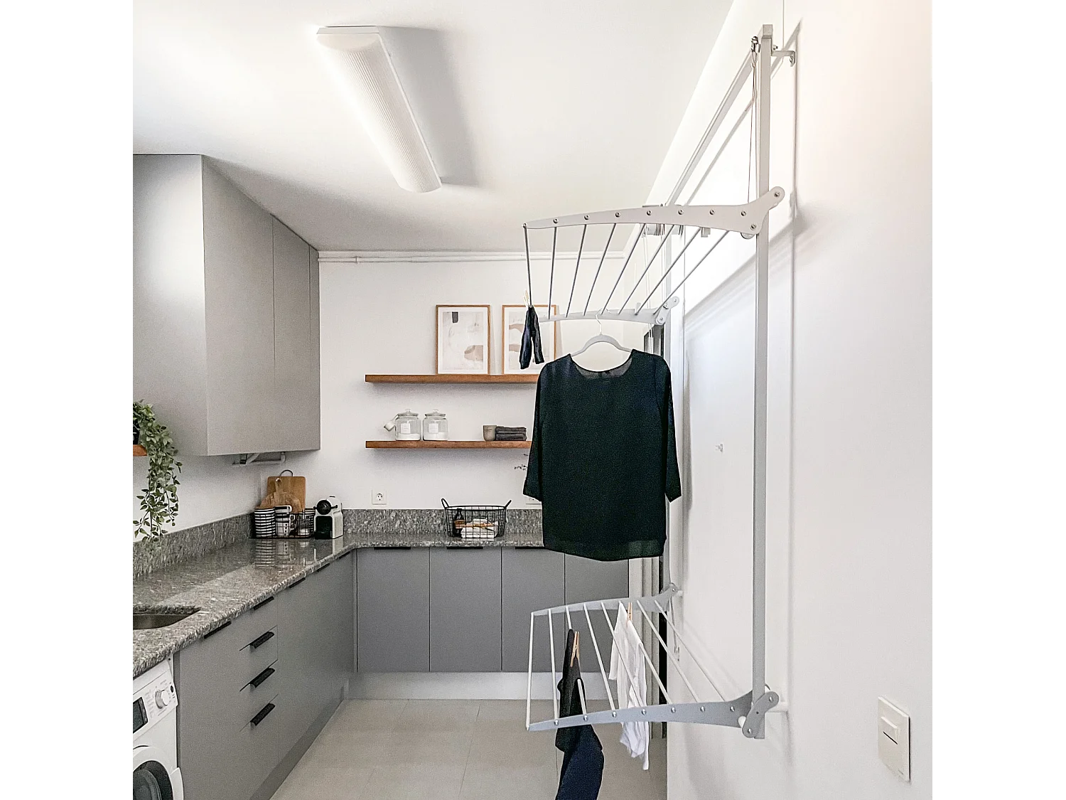 Étendoir mural 2 grilles aluminium résistant – blanc – 152x52x137 cm Wall Plus