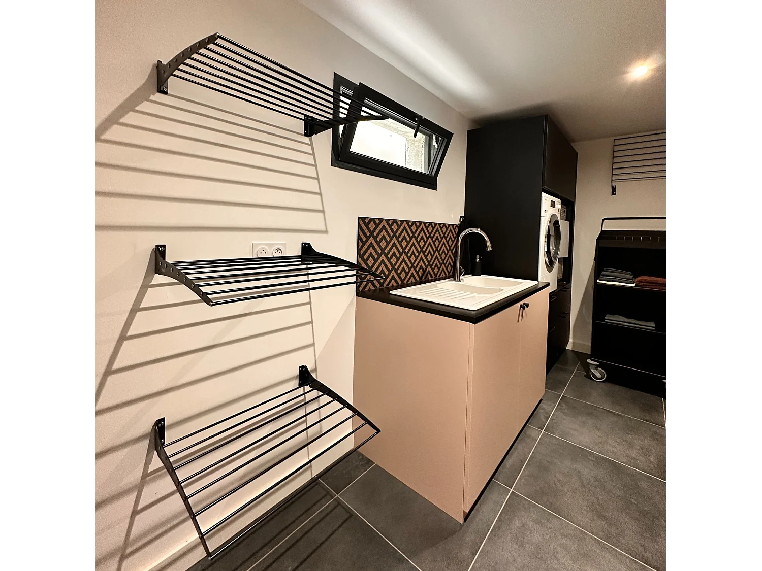 Étendoir à linge mural pour intérieur et extérieur – noir – 100x50x10 cm Fold 100