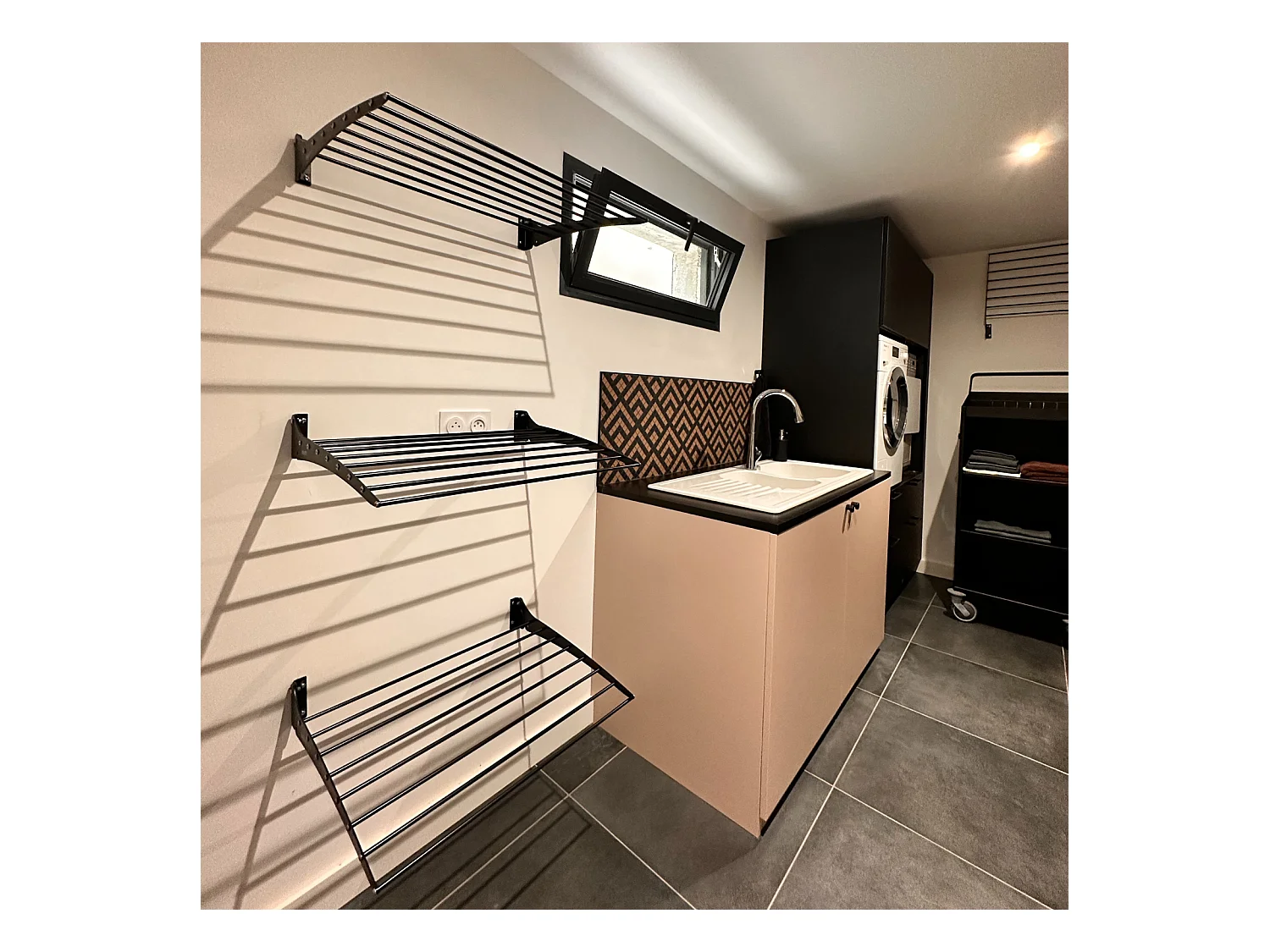 Étendoir à linge mural en aluminium résistant – noir – 100x50x10 cm Fold Down 100