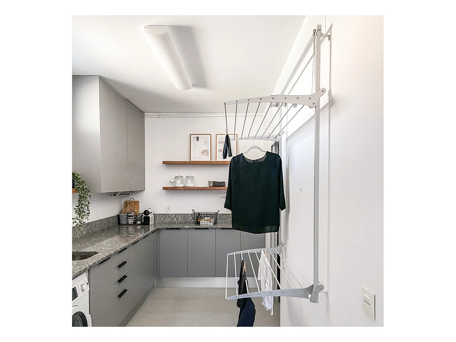 Étendoir mural 2 grilles pliable et réglable en hauteur – gris – 152x52x137 cm Wall Plus