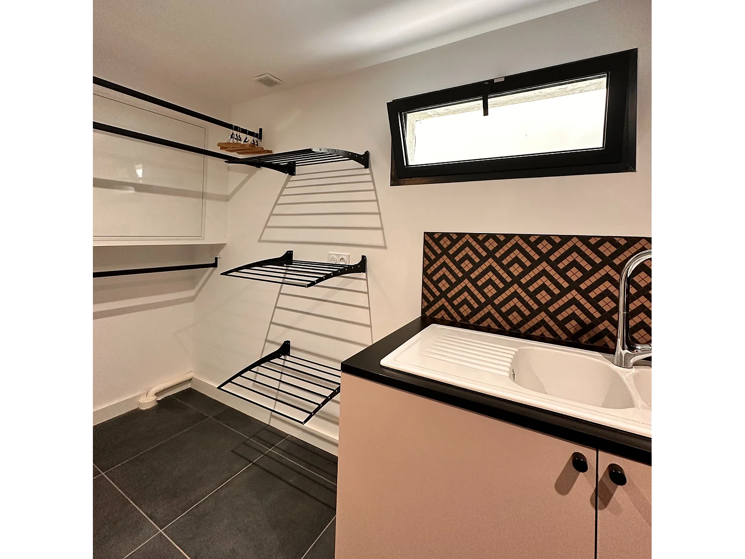 Étendoir à linge mural étendoir mural repliable – noir – 116x50x10 cm Fold Down 120