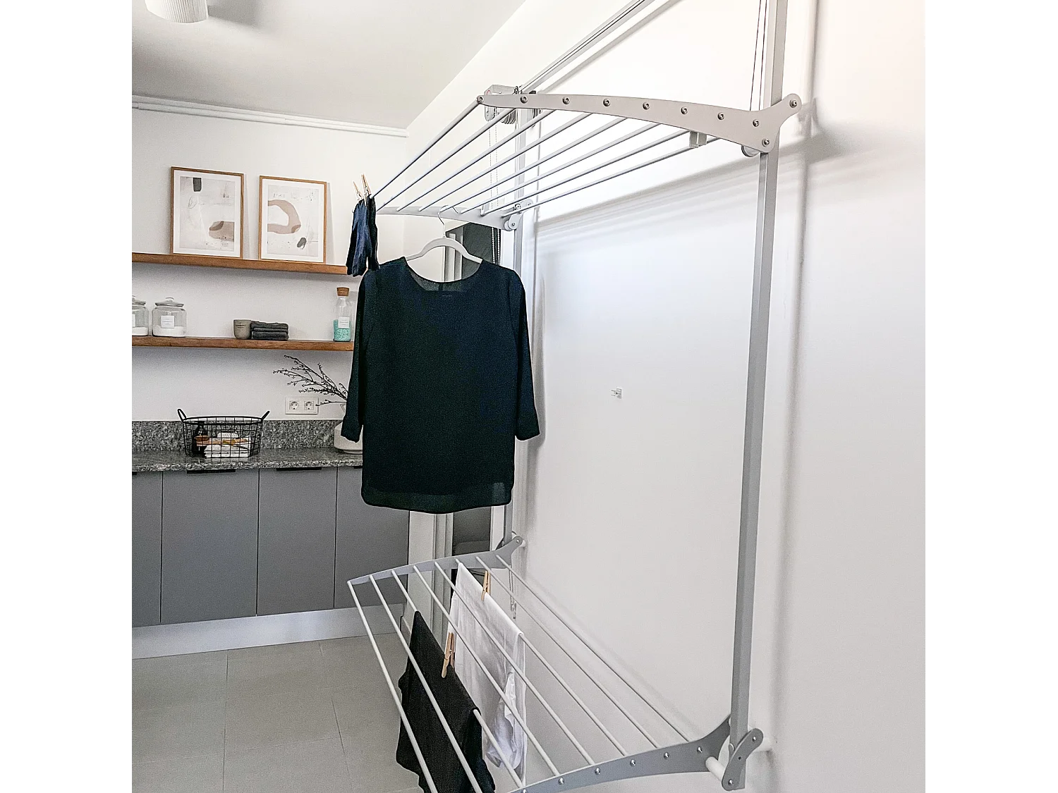 Étendoir mural 2 grilles aluminium résistant – blanc – 88x52x137 cm Wall Plus