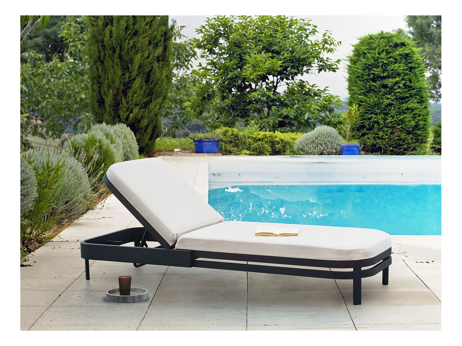 Leżak ogrodowy z poduszką NETTUNO Metal Jasnobeżowy