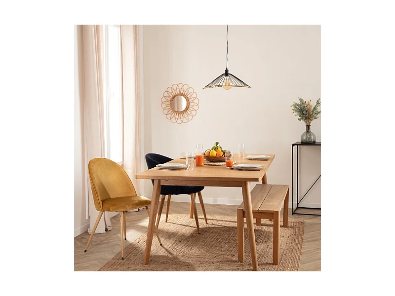 Chaise de table en Velours Jaune ocre et pieds en métal Noir