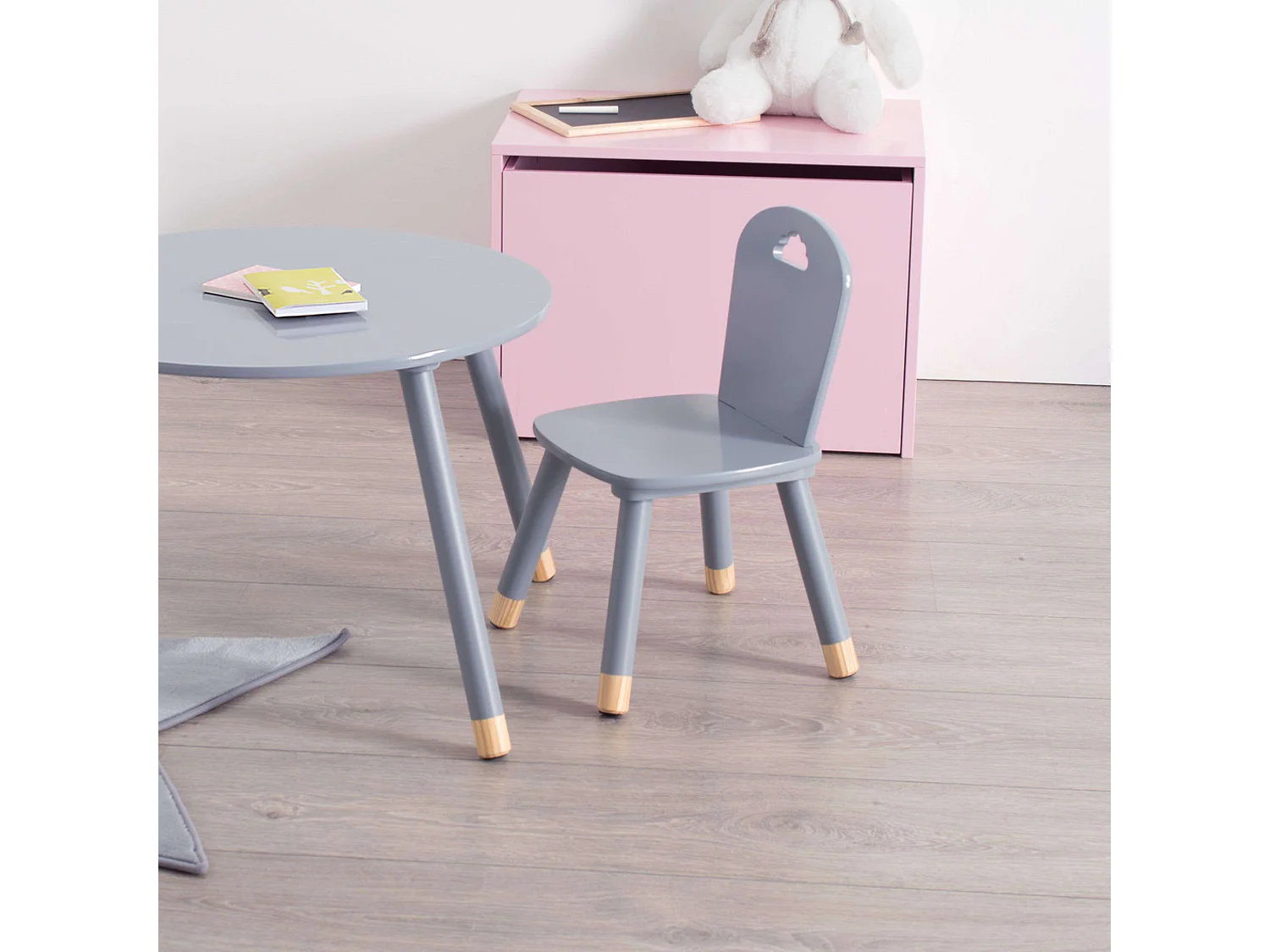 Cadeira infantil Douceur, pernas de madeira de carvalho cinza e claro, estilo infantil