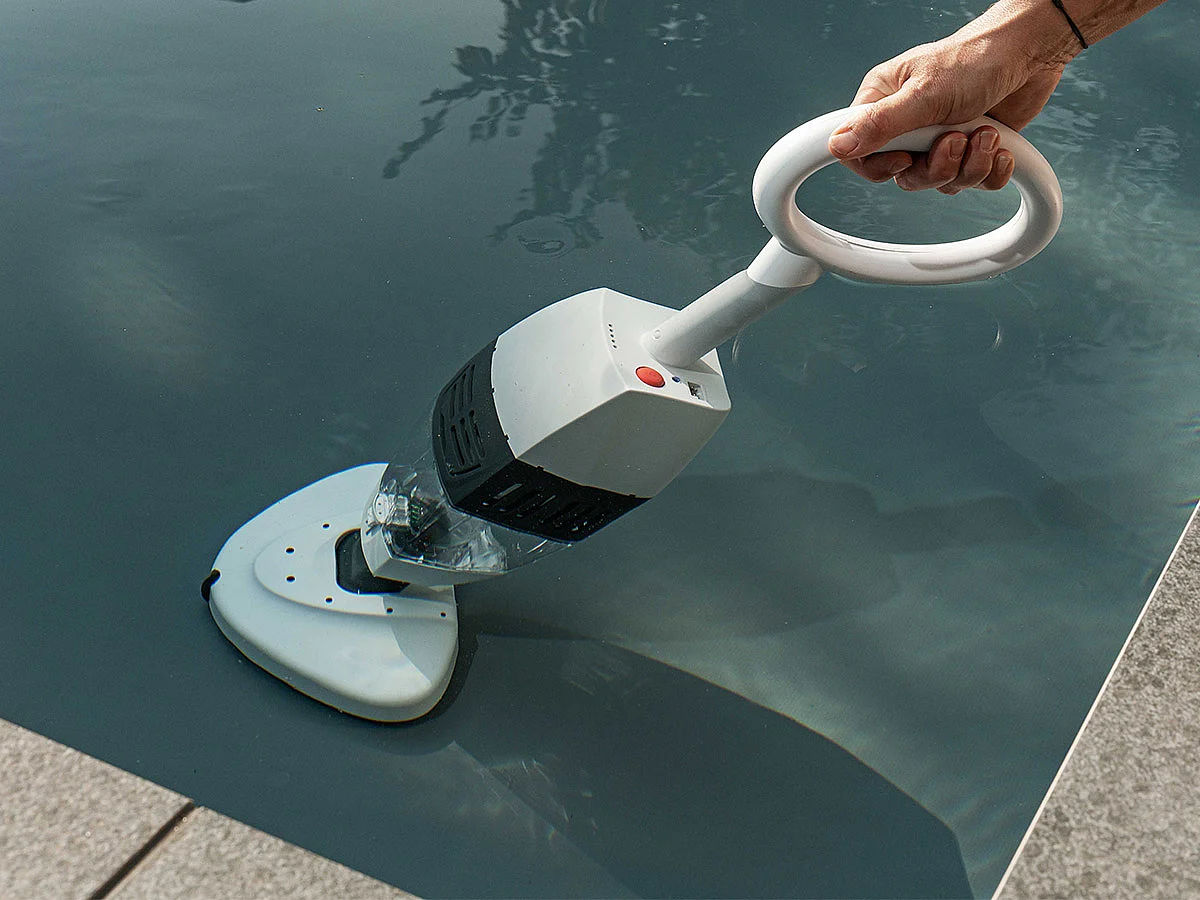 Odkurzacz basenowy i spa na baterie Clean Accu - Łatwe i szybkie czyszczenie - Filtr 250 mikronów - Czas pracy 1h