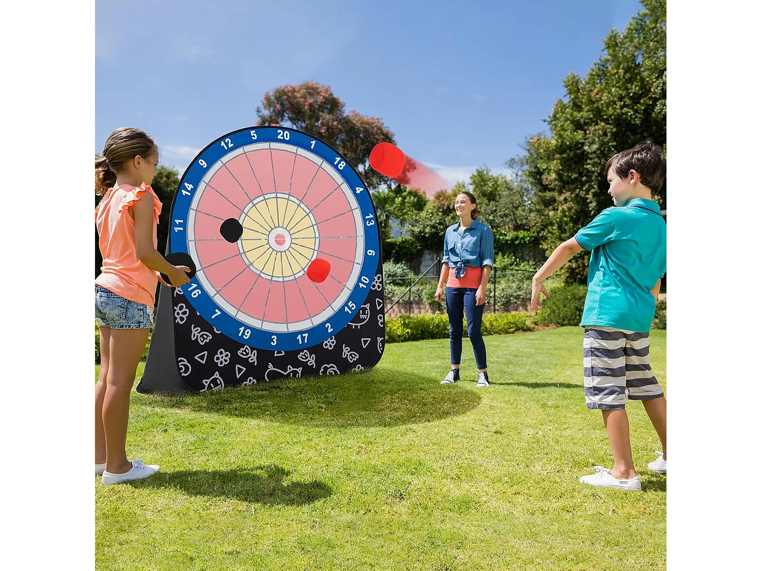 Groot dartbord voor kinderen, dartwerpspel set met 4 kickballen en draagtas, familiespel voor volwassenen en kinderen vanaf 6 jaar, donker + rood + blauwZB33687