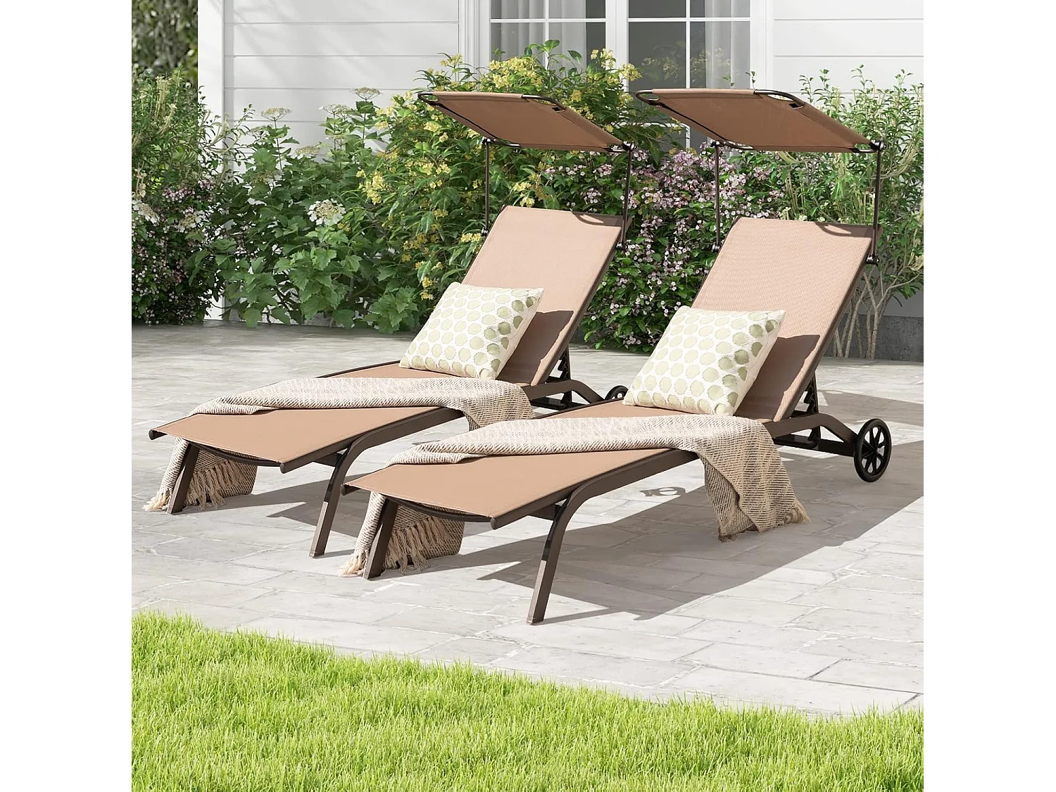 Zonneligstoel met wieltjes, dak en bekerhouder, ligstoel met verstelbare rugleuning, terrasstoel, outdoor ligstoel, strandstoel bruin ZB32119