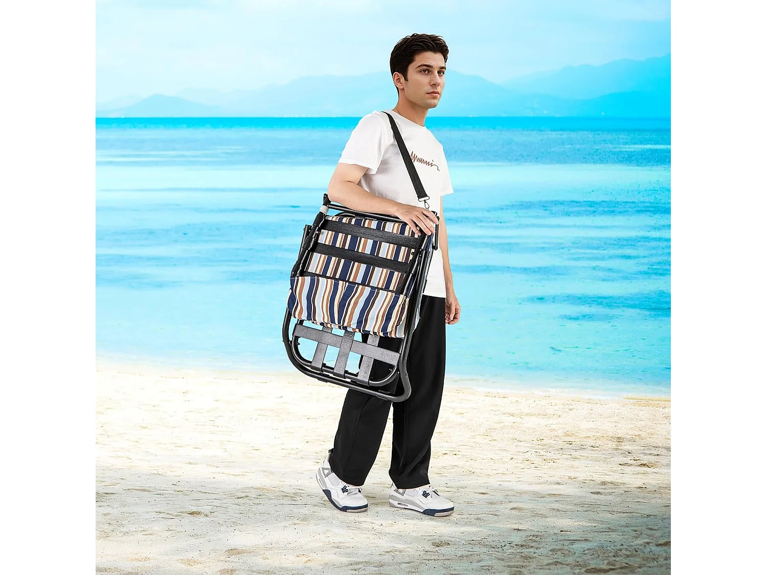 Strandstoelen, set van 2, inklapbare campingstoelen met kussen, sneldrogend katoen, klapstoelen met lage rugleuning en schouderbandenZB33826