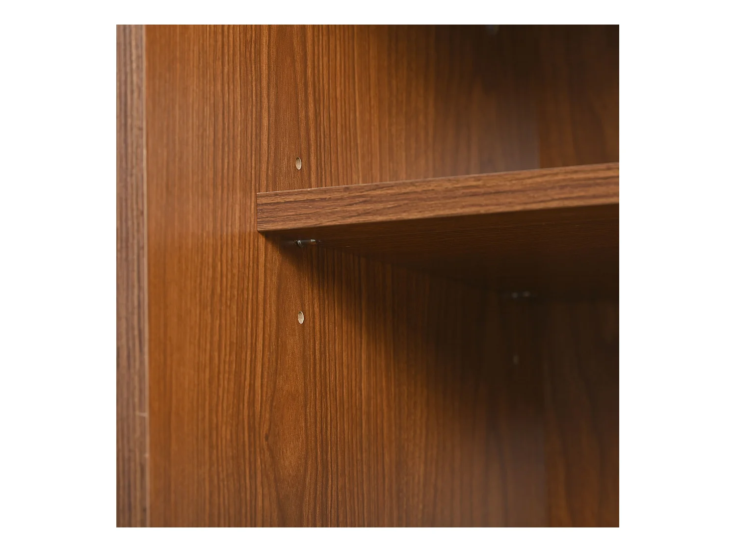 Meuble TV avec 2 portes coulissantes en rotin et 2 tiroirs, en placage noyer marron