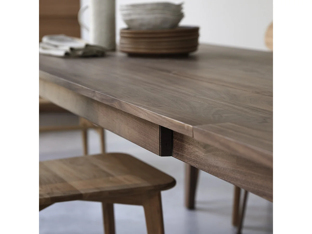 Table extensible en bois de noyer massif 6-12 pers 260x91 Esmée