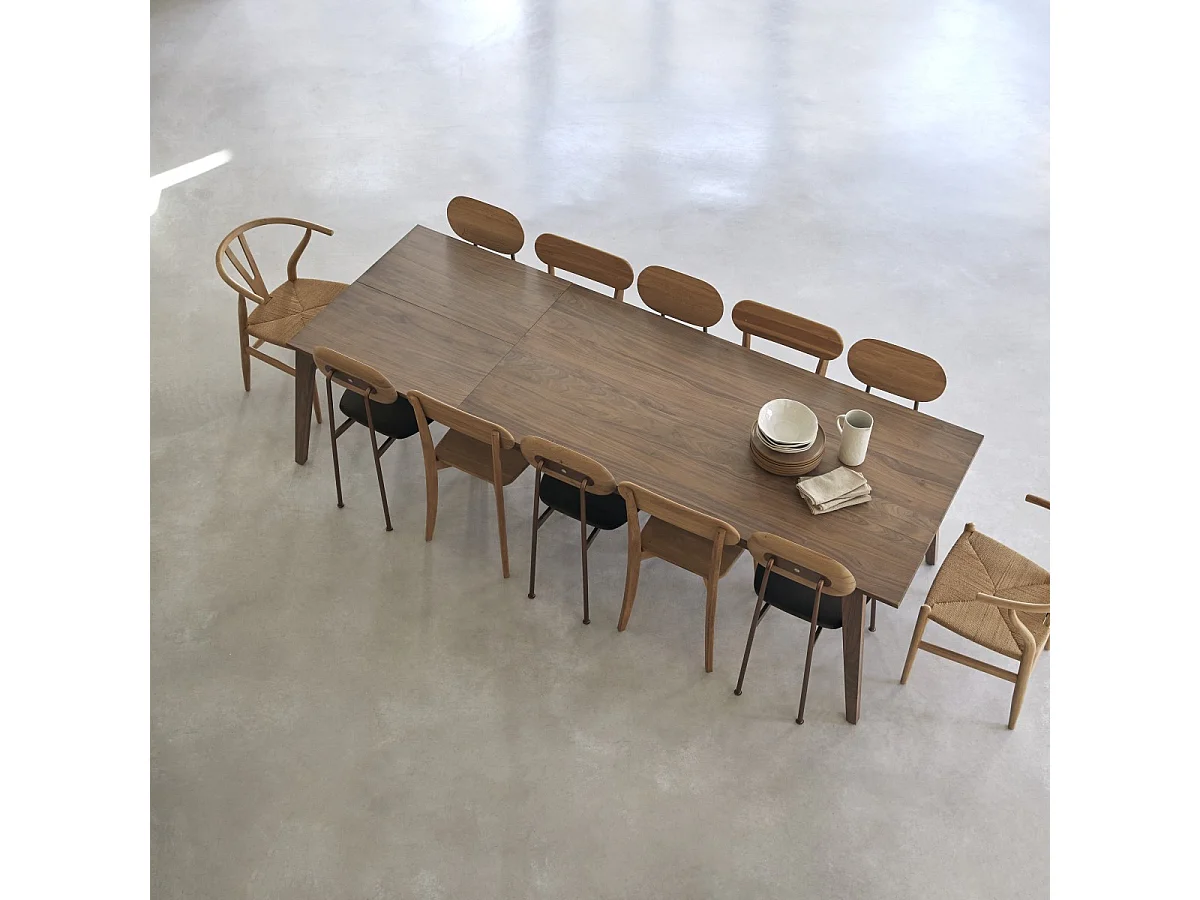 Table extensible en bois de noyer massif 6-12 pers 260x91 Esmée