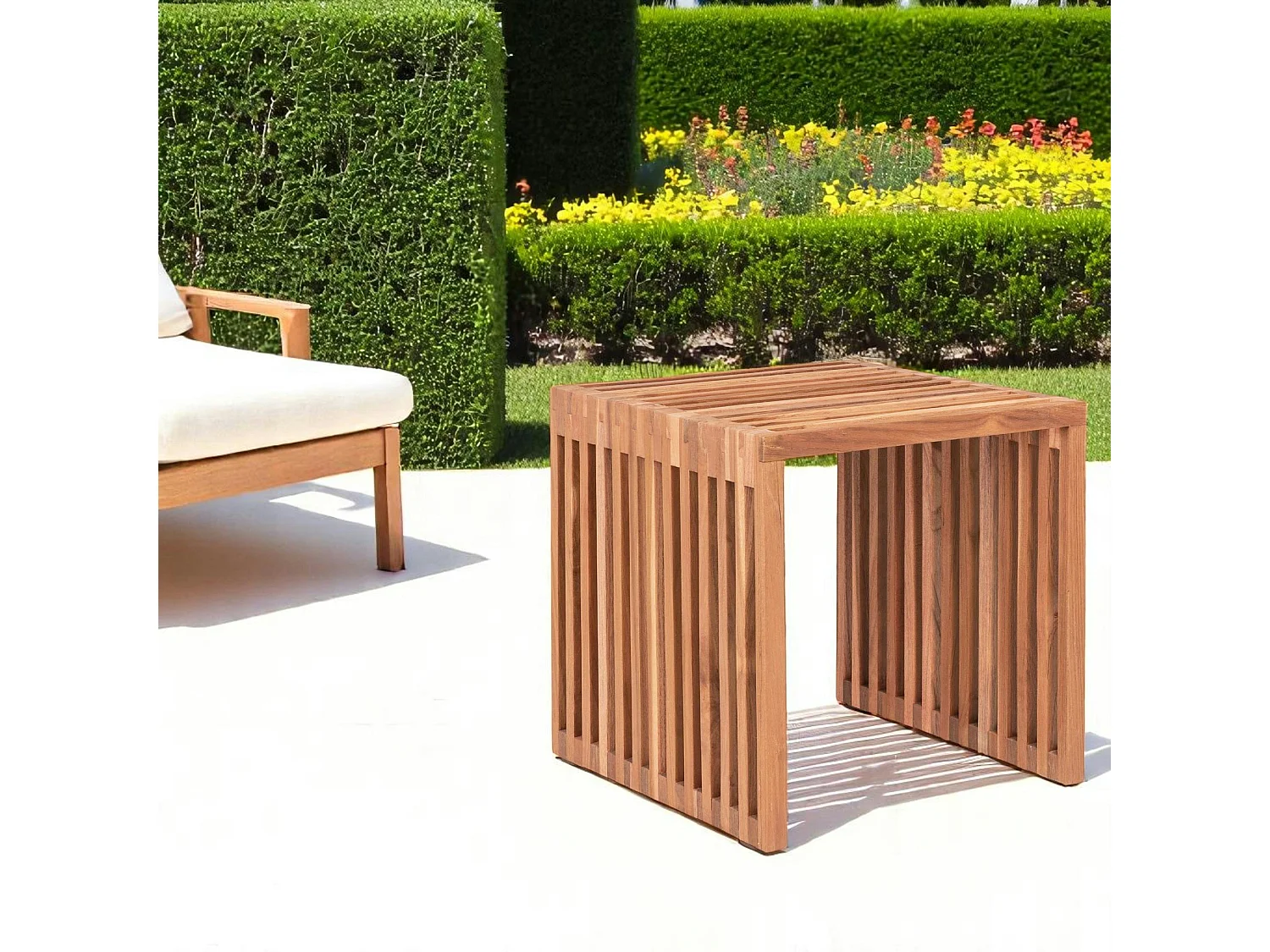 Table d'appoint de jardin en teck ajouré MENDOZA