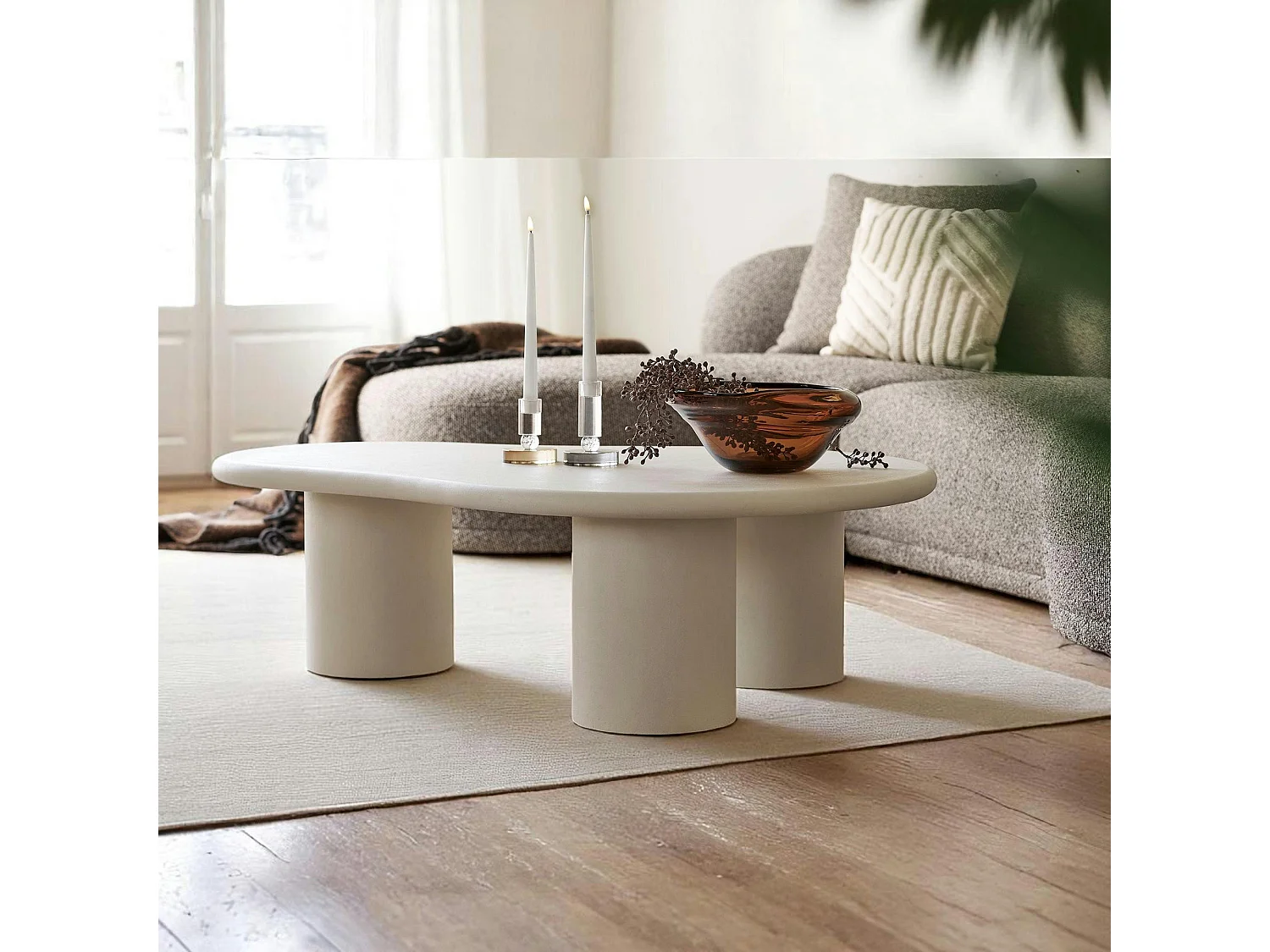 Table basse organique - finition peinture ciment TALLINN