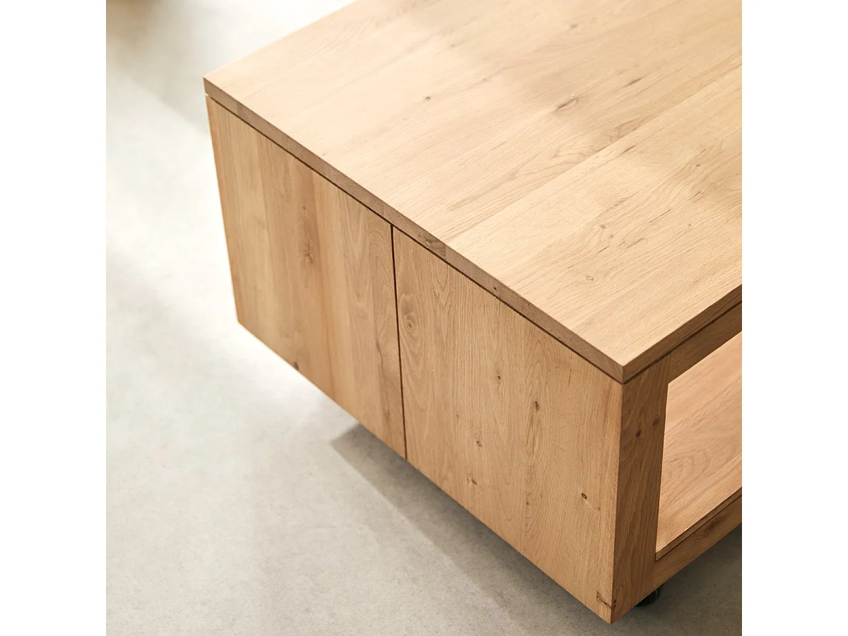 Rechteckiger Couchtisch Anoa aus massivem Eichenholz mit Knoten