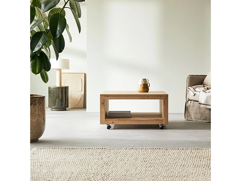 Quadratischer Couchtisch Anoa aus massivem Eichenholz mit Knoten