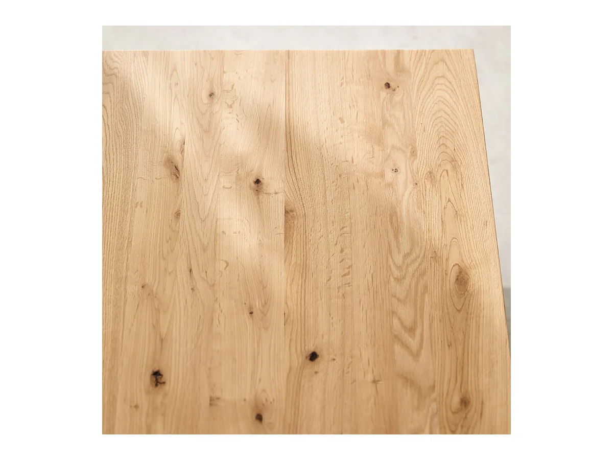 Tavolino quadrato in legno di rovere massello con nodi Anoa