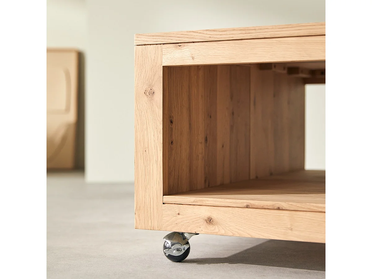 Quadratischer Couchtisch Anoa aus massivem Eichenholz mit Knoten