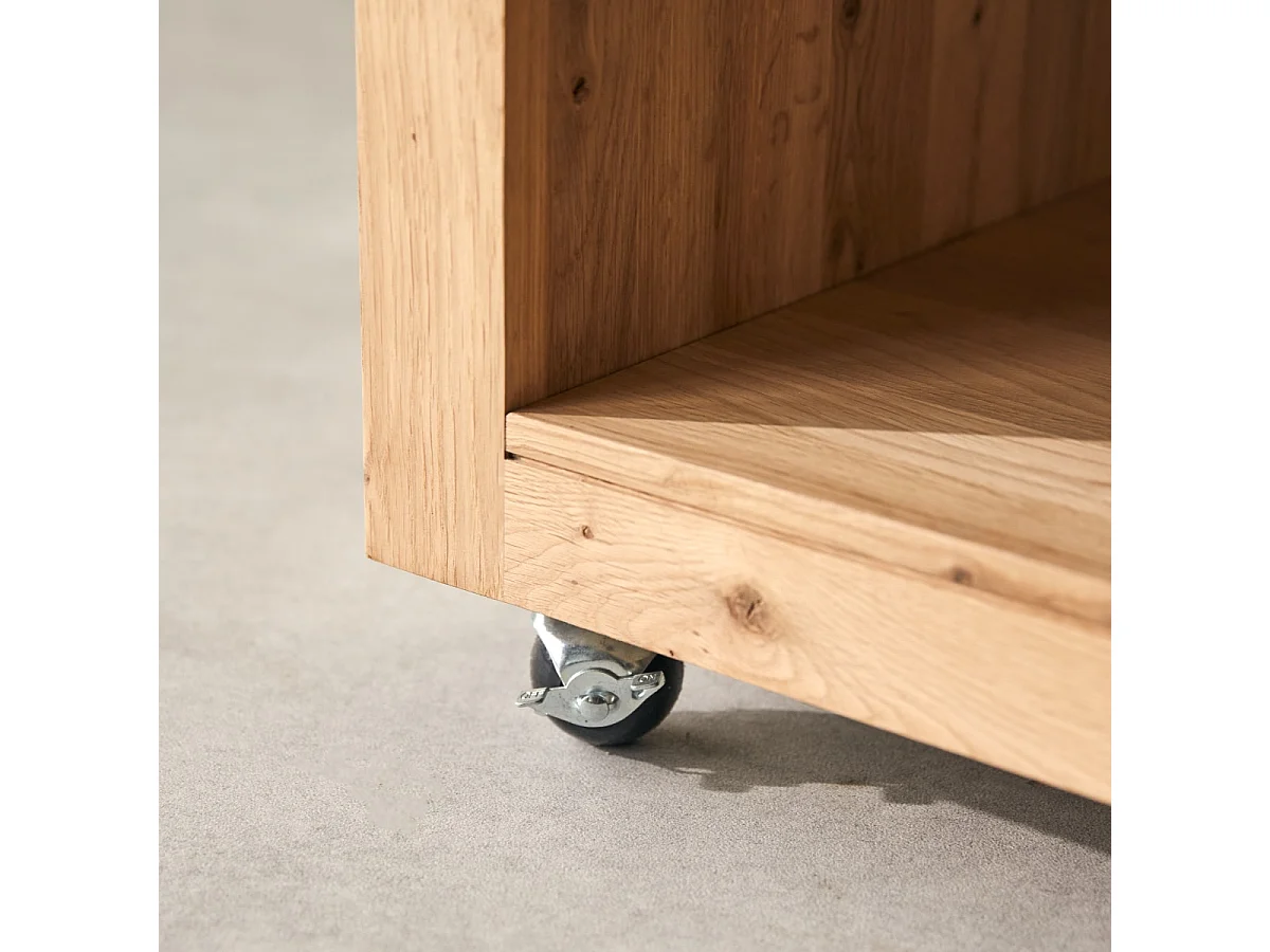 Quadratischer Couchtisch Anoa aus massivem Eichenholz mit Knoten