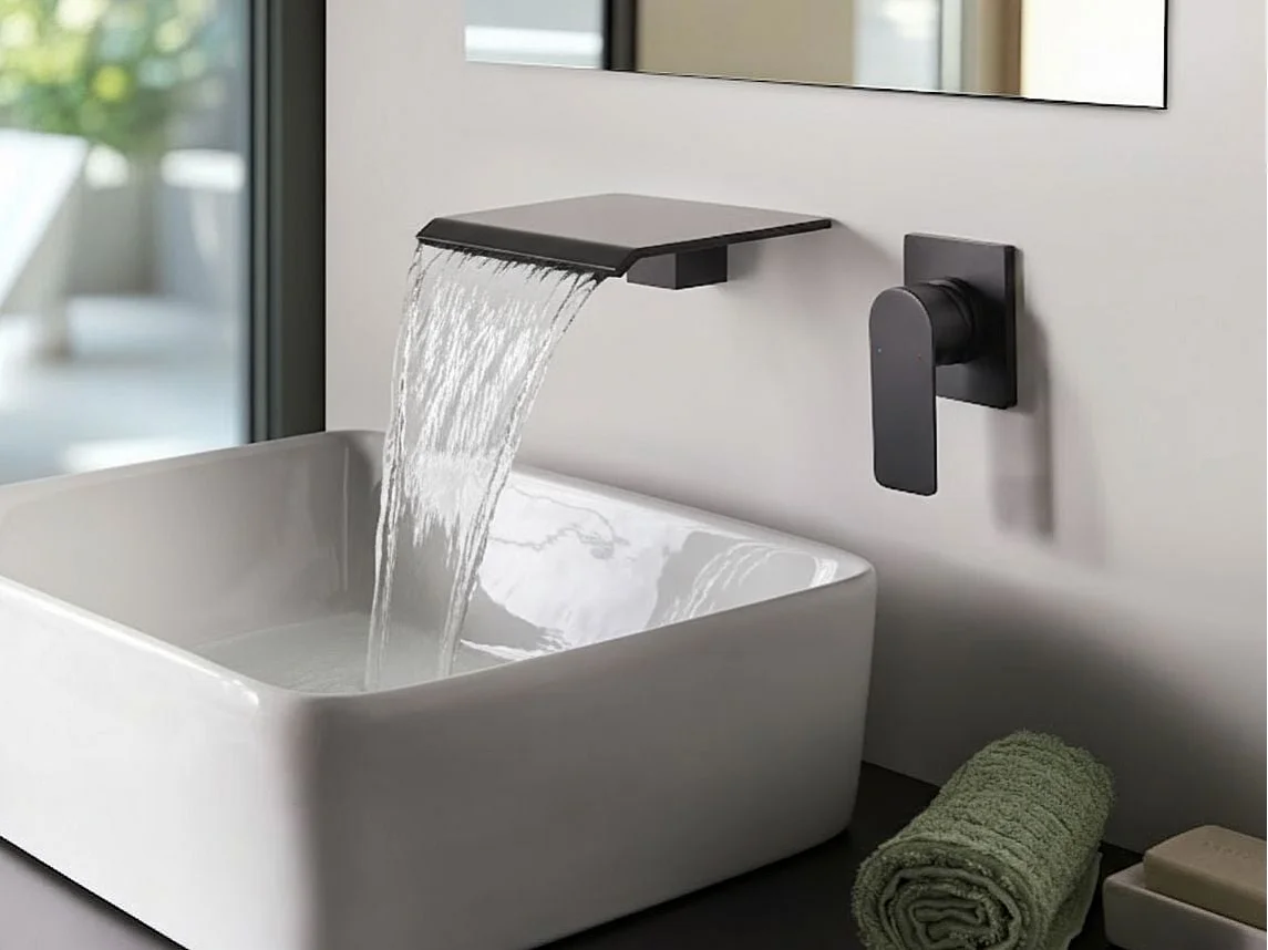 Robinet de lavabo mural APONWAO Laiton Noir