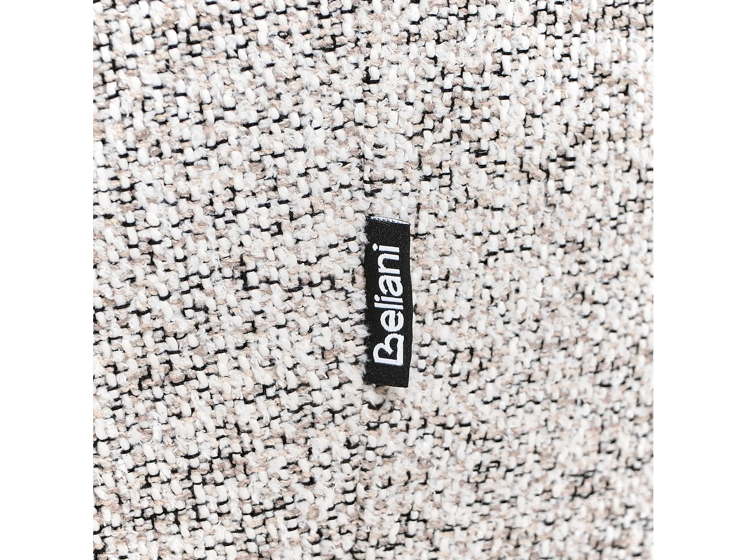 Sessel hellbeige meliert mit abgerundeter Lehne helle Holzbeine Retro Umea