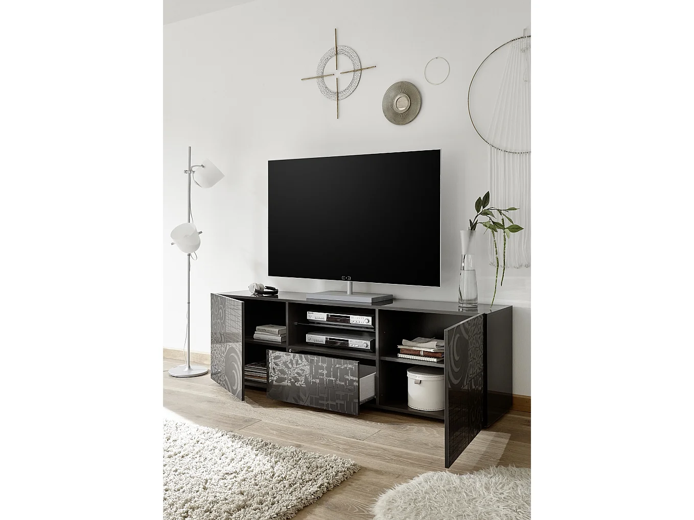 Mobile porta TV moderno con due ante e un cassetto serigrafato 181x57 PTL14 grigio lucido